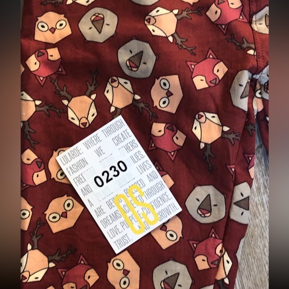 Burgundy Animal Pattern OS LulaRoe leggings - Picture 5 of 10